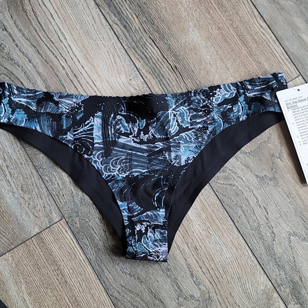 NWT Bikini Bottom Will the Wave